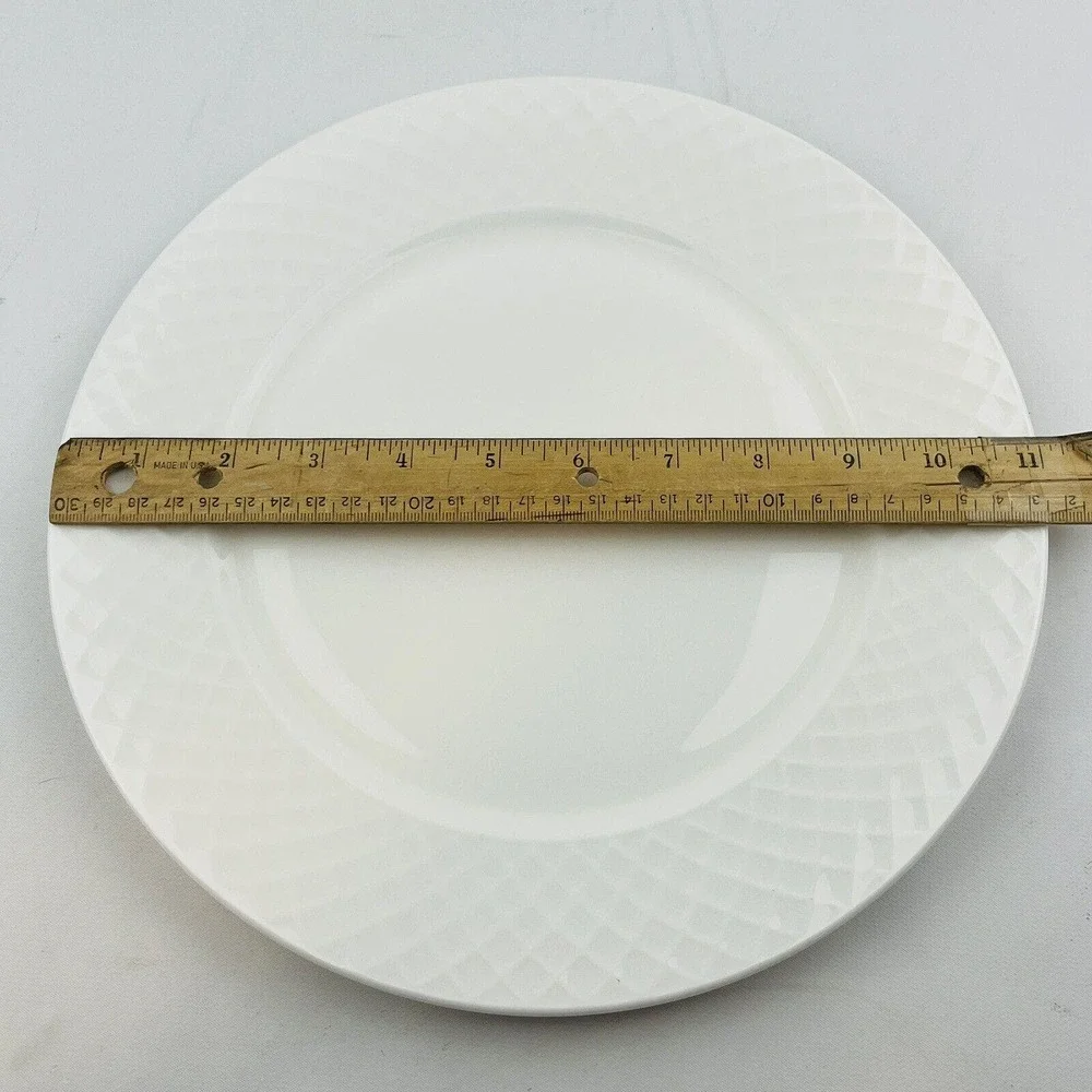Mikasa Trellis White‎ Dinner Plate 11